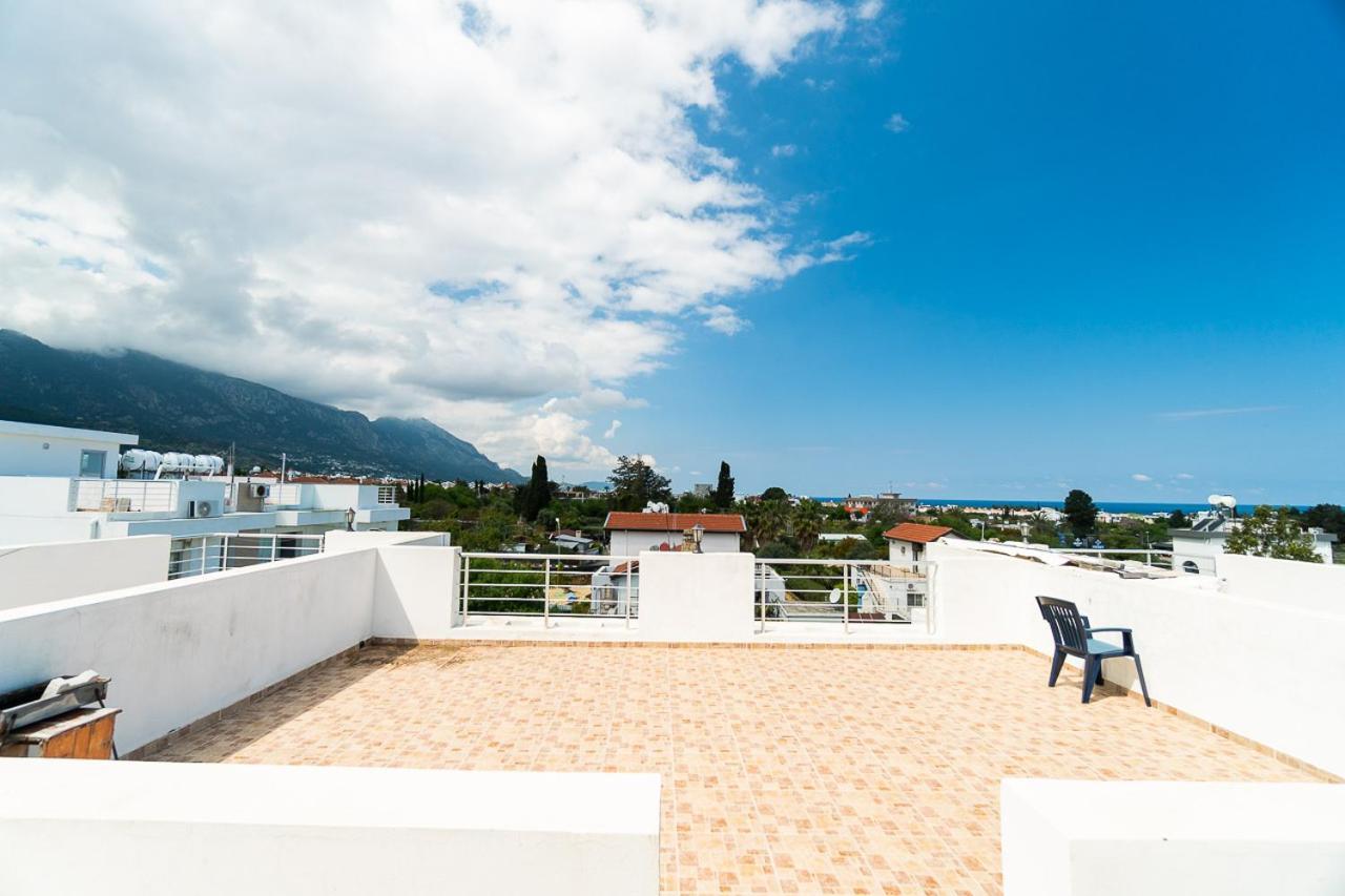 Luxury Two-Bedroom Apartment In Amazing Place Lukomorye C4 Karavas  Eksteriør bilde